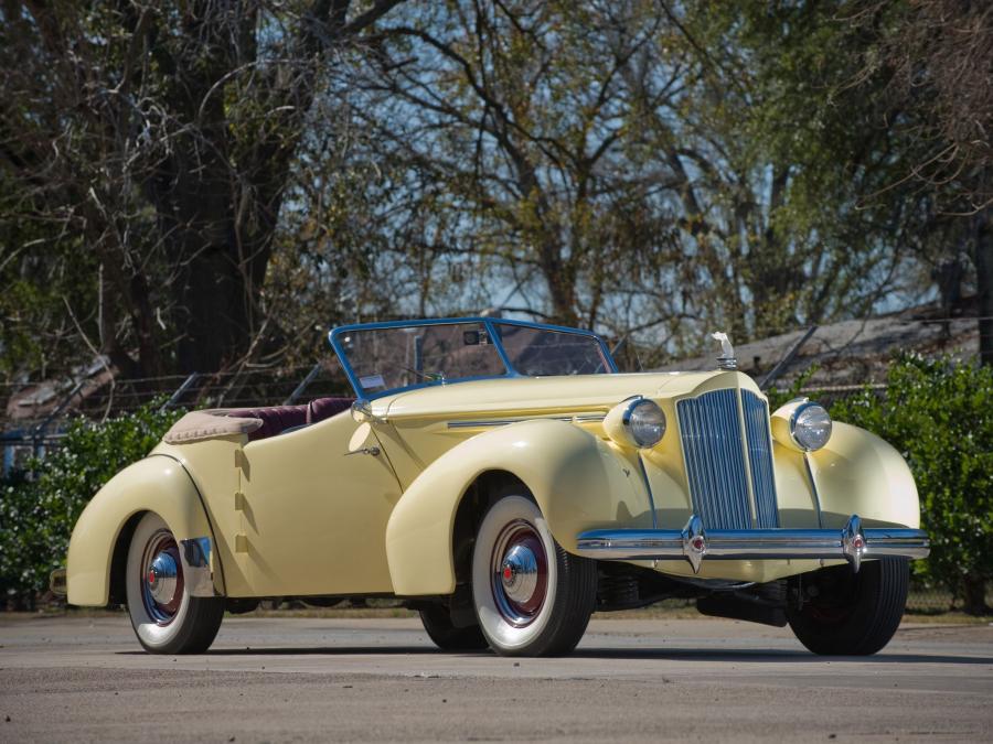  Packard Eight Convertible Victoria by Darrin 1939 года  (фото 1 из 4)